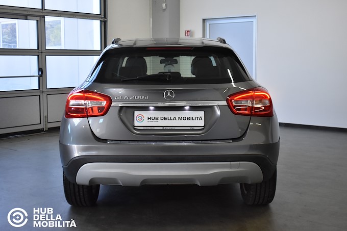 MERCEDES-BENZ GLA 200 d Automatic Business